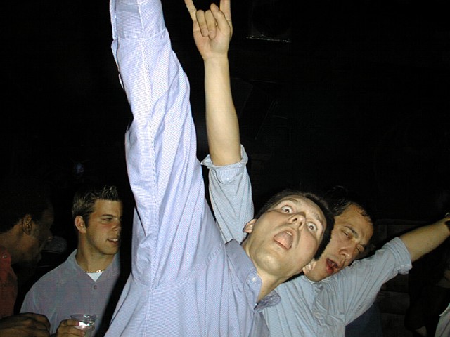 2001_04_27-02_00_48