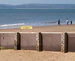 Keep clear of groynes